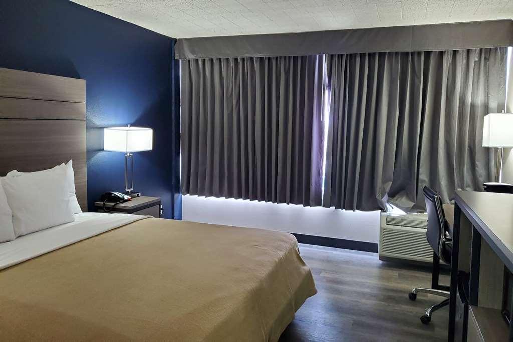 Hotel Baymont By Wyndham Laredo Zimmer foto