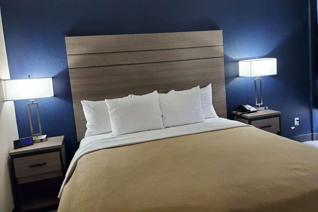 Hotel Baymont By Wyndham Laredo Zimmer foto